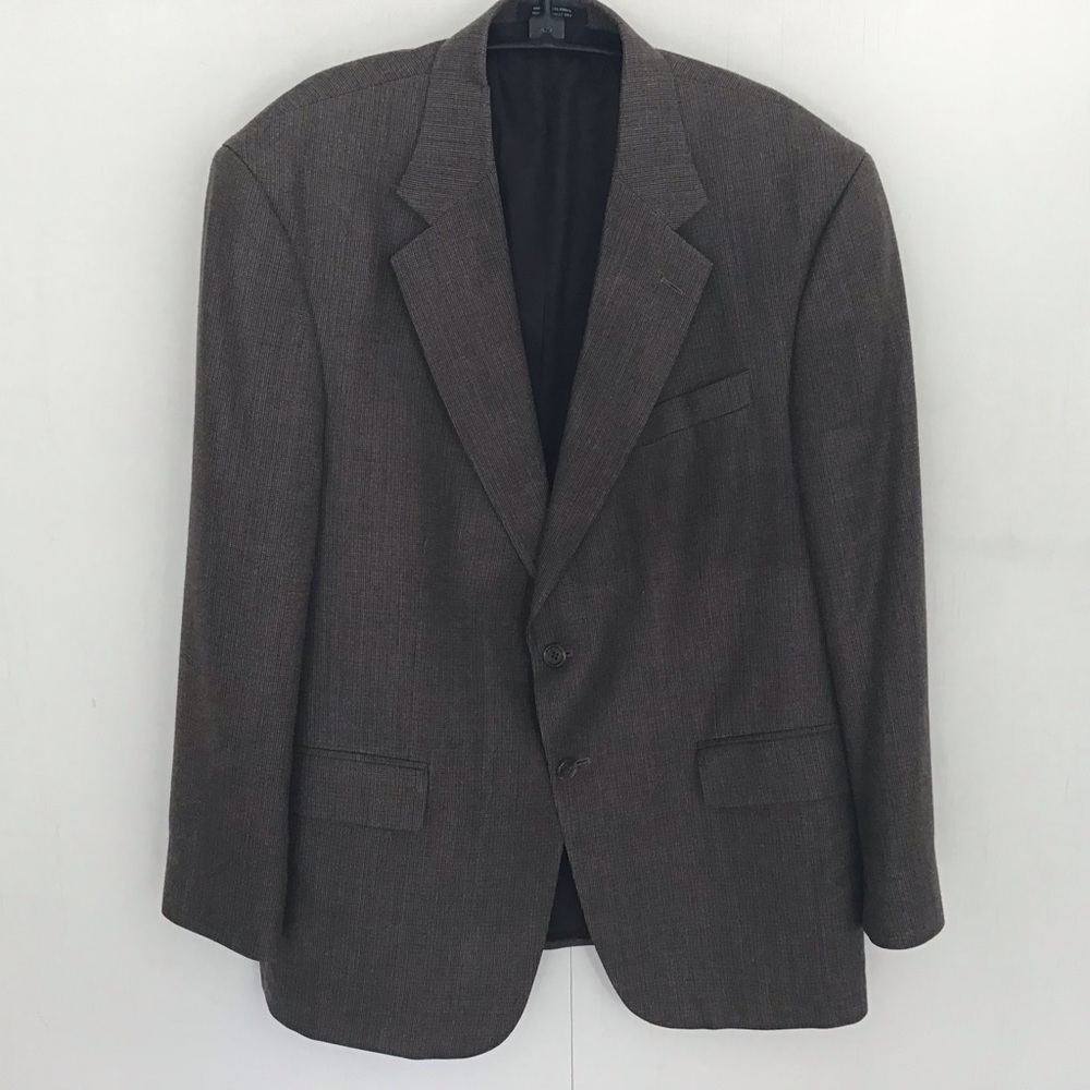 Silk and wool blend two button Versini sports coat Size 42 Short